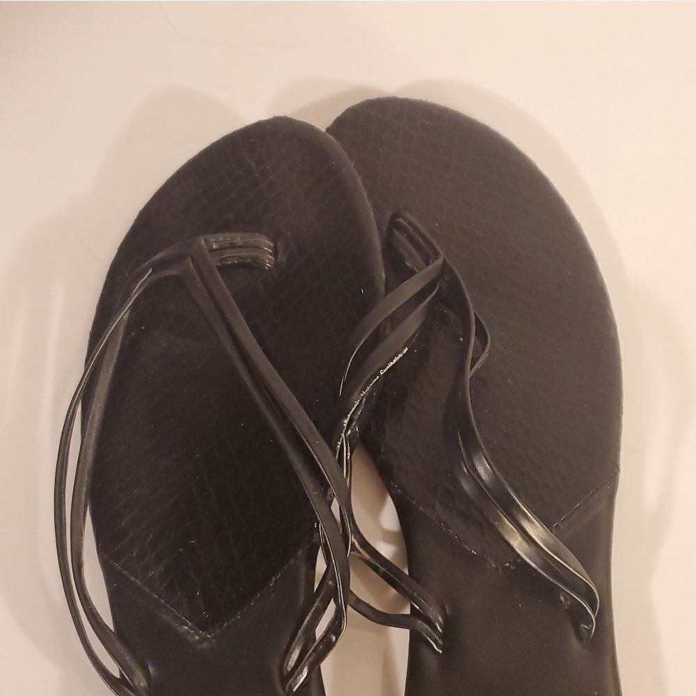 Express black flip-flops‎ - Picture 3 of 8